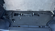 Land Rover Defender 2.0 P300 SE 90 3dr Auto Petrol Estate